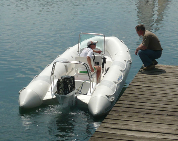 Rib Pro Wave przy pomoście