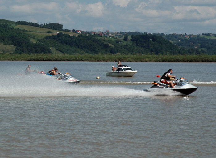 Skutery wodne na starcie Skutery wodne na starcie