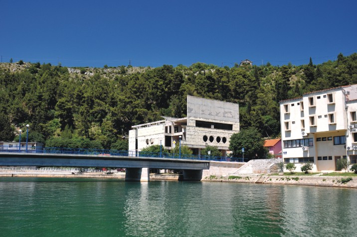 Obrovac - widok od drugiej strony mostu