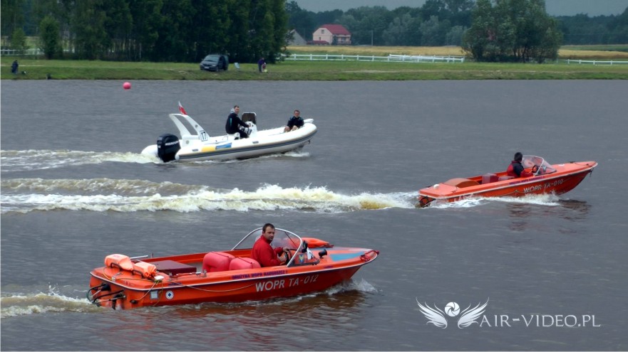 Przygotowania do zawodów motorowodnych
