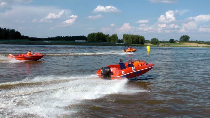 Zawody motorowodne w Radgoszczy naz Zalewem Zarożniki Zawody motorowodne w Radgoszczy naz Zalewem Zarożniki