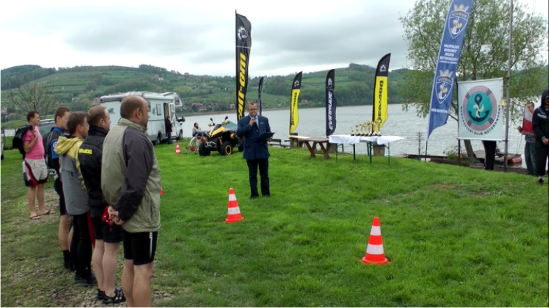 Oficjalna część rozpoczęcia Motorowodnego Sezonu 2013 w Małopolsce nad Jeziorem Rożnowskim Oficjalna część rozpoczęcia Motorowodnego Sezonu 2013 w Małopolsce nad Jeziorem Rożnowskim